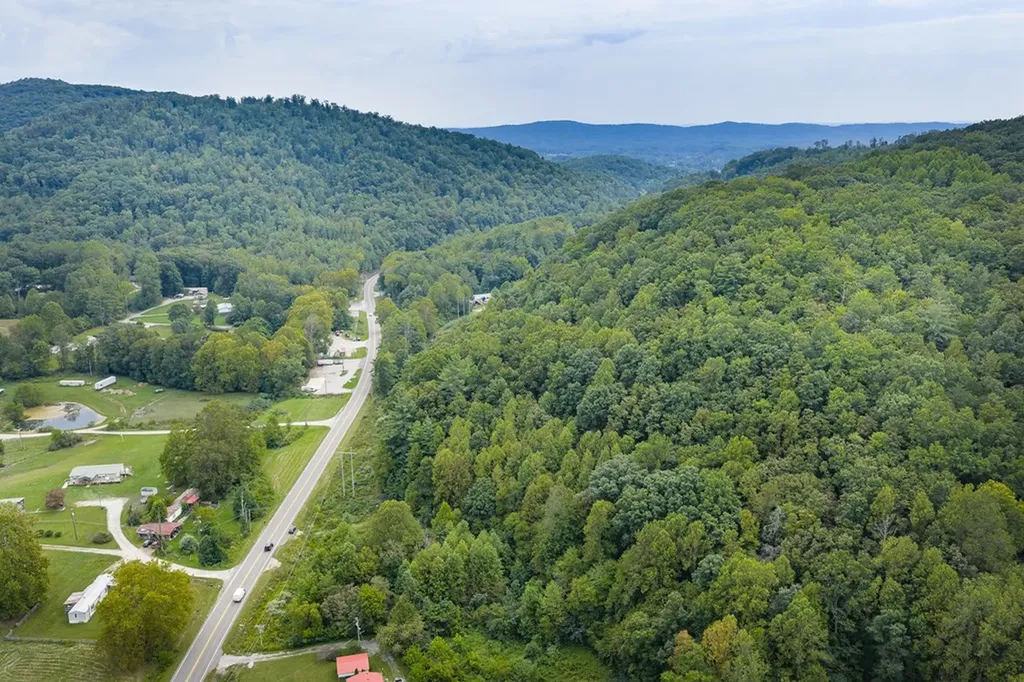 4716 Knoxville Highway Oliver Springs TN 37840