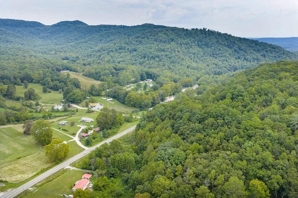 4716 Knoxville Highway Oliver Springs TN 37840