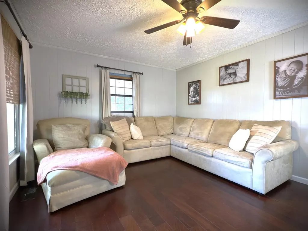 166 Gray Lane Allons TN 38541