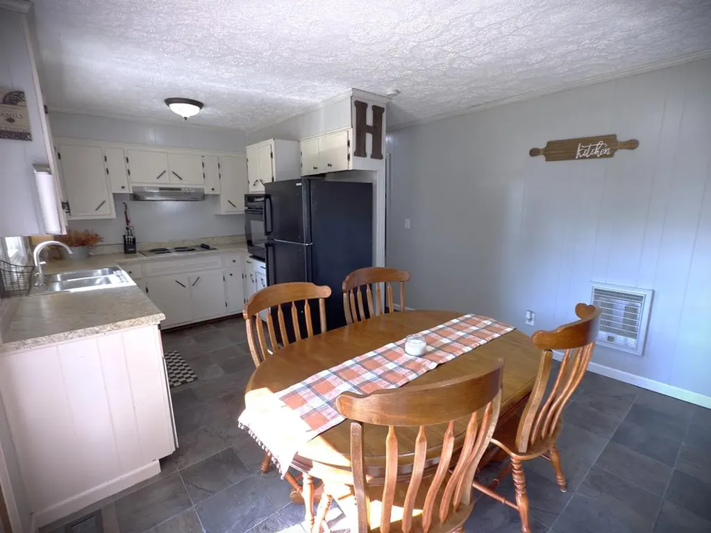 166 Gray Lane Allons TN 38541