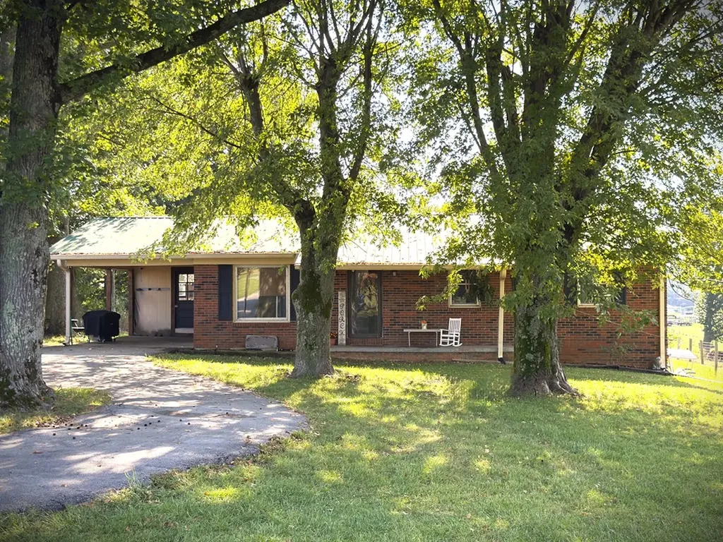 166 Gray Lane Allons TN 38541