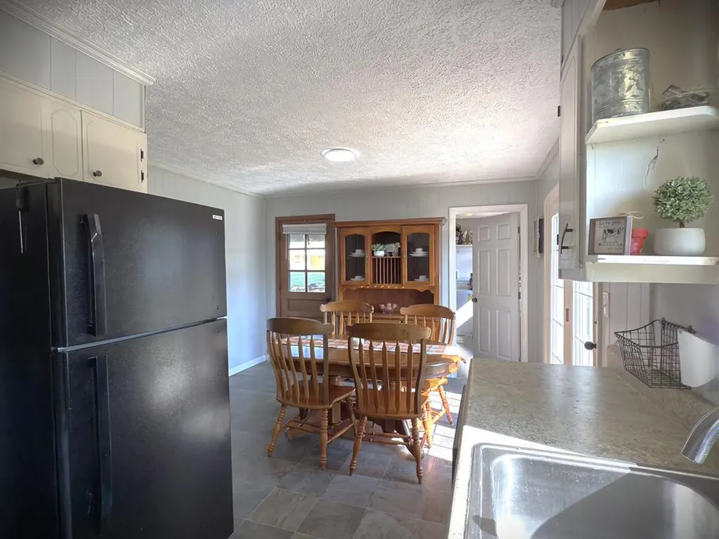 166 Gray Lane Allons TN 38541