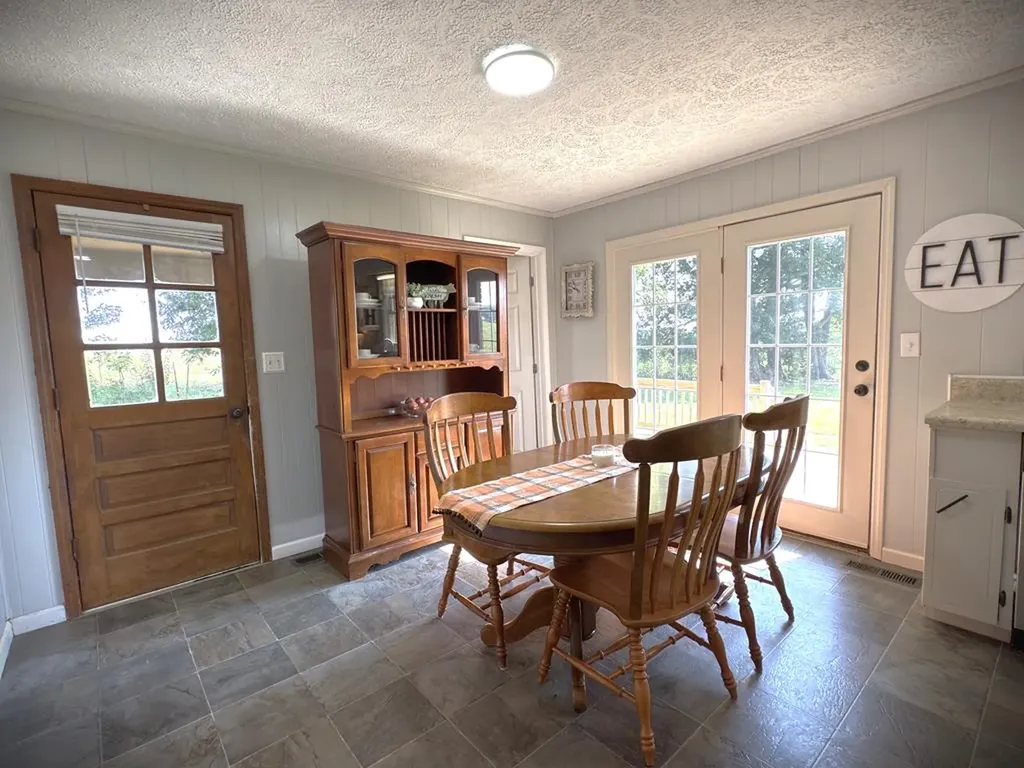 166 Gray Lane Allons TN 38541