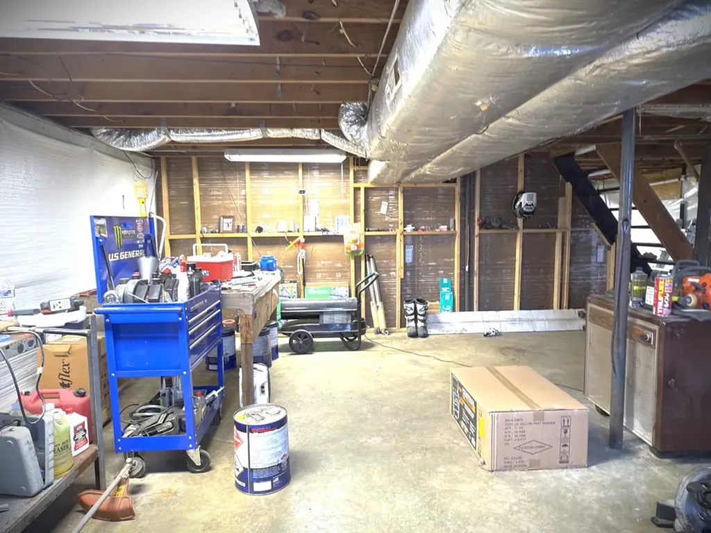 166 Gray Lane Allons TN 38541