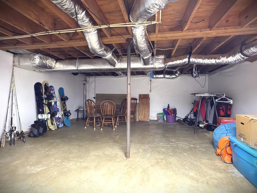 166 Gray Lane Allons TN 38541