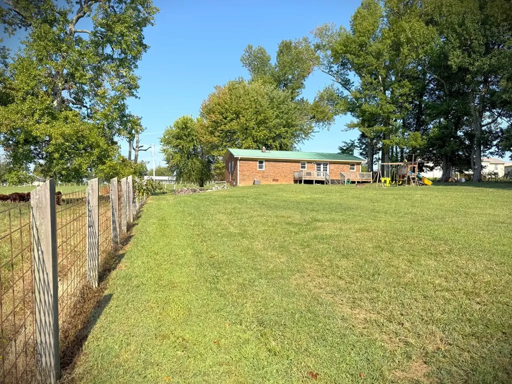 166 Gray Lane Allons TN 38541