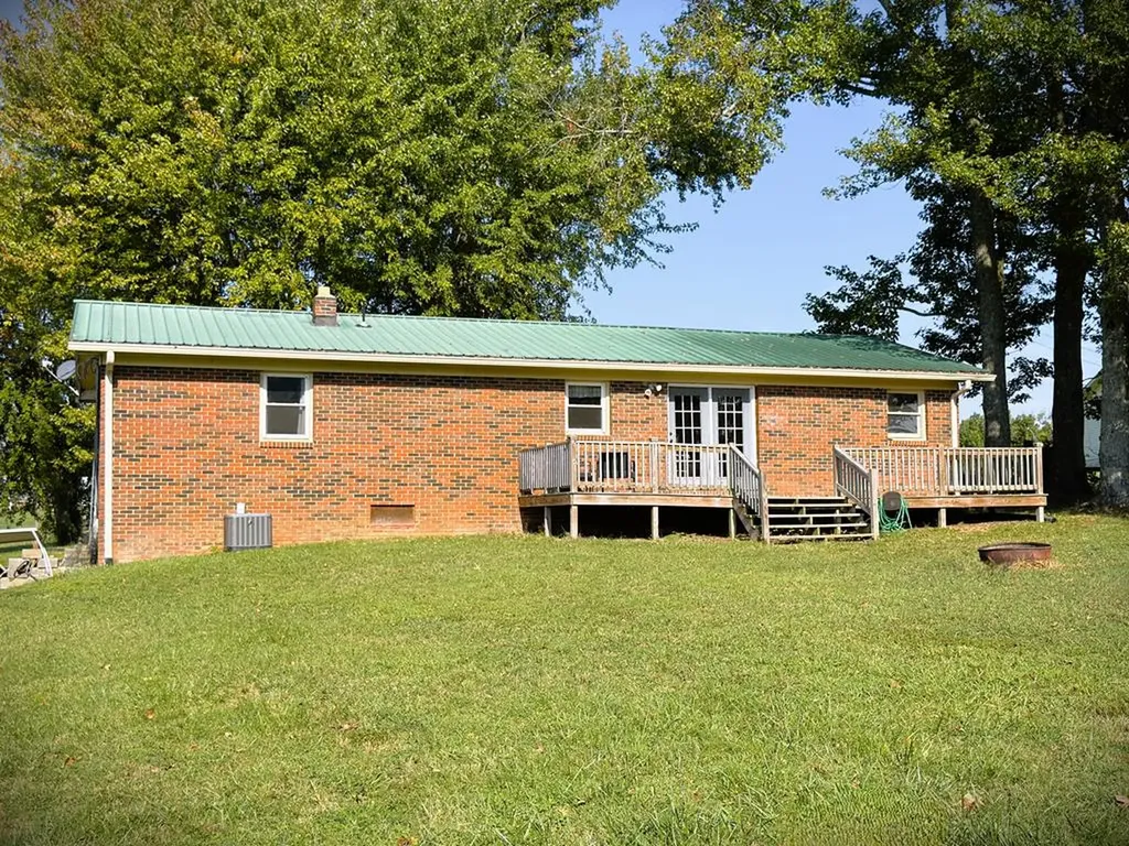 166 Gray Lane Allons TN 38541