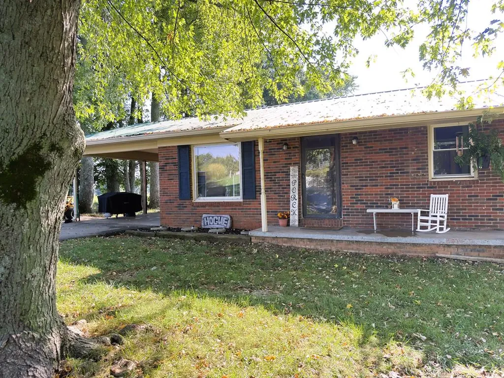 166 Gray Lane Allons TN 38541