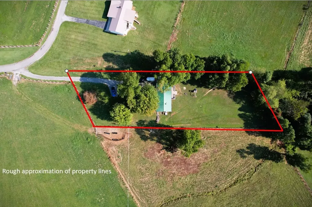 166 Gray Lane Allons TN 38541