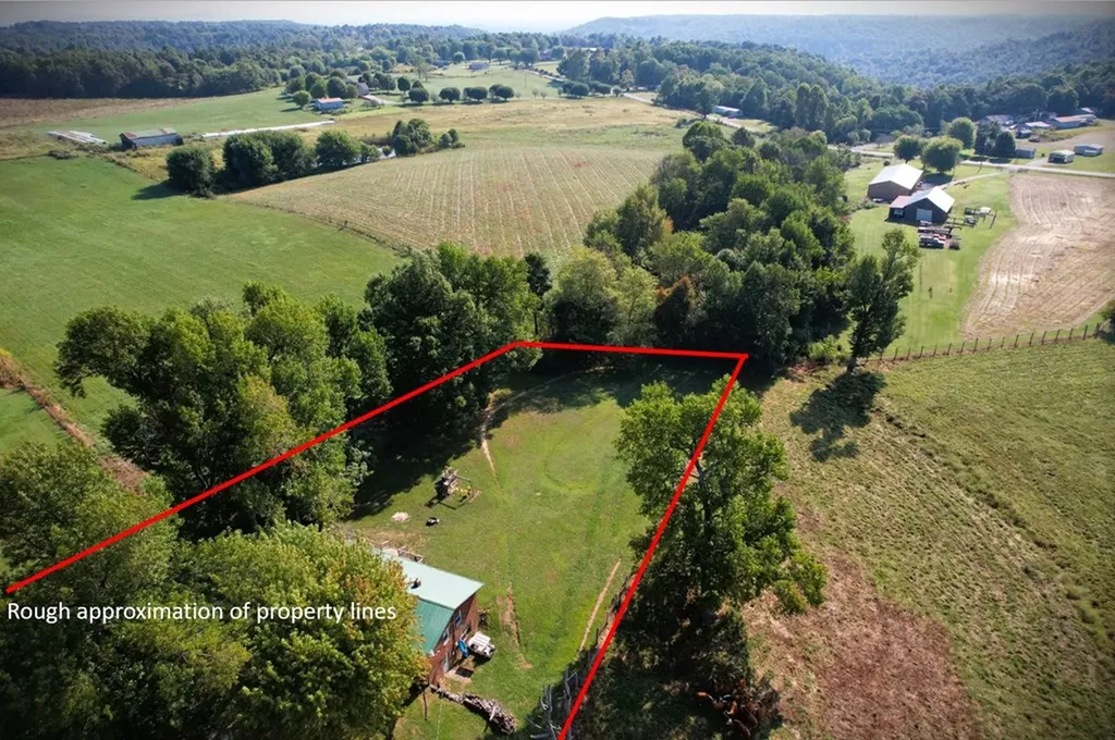 166 Gray Lane Allons TN 38541