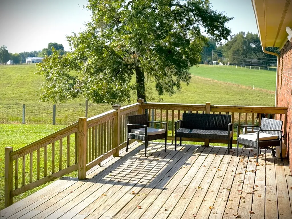 166 Gray Lane Allons TN 38541