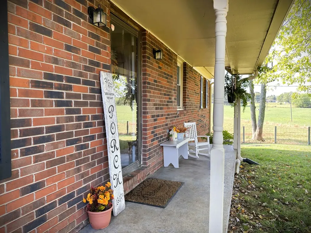 166 Gray Lane Allons TN 38541