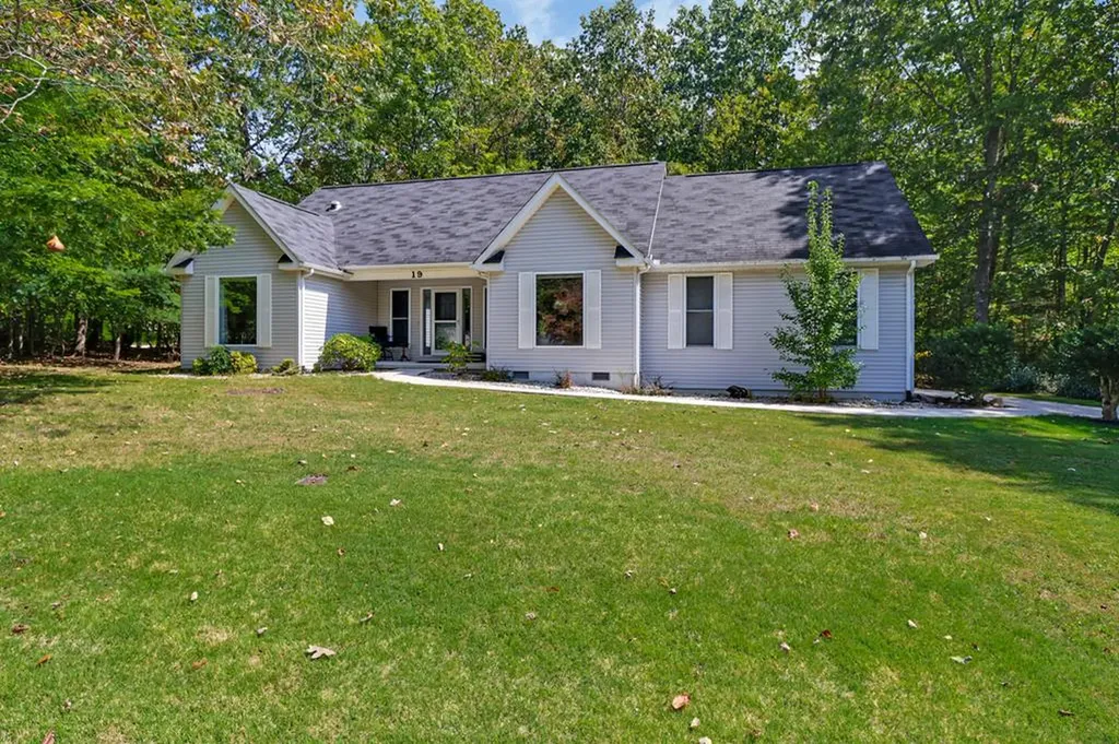 19 Trafalgar Lane Crossville TN 38558