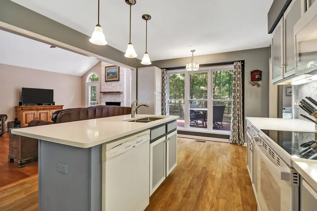 19 Trafalgar Lane Crossville TN 38558