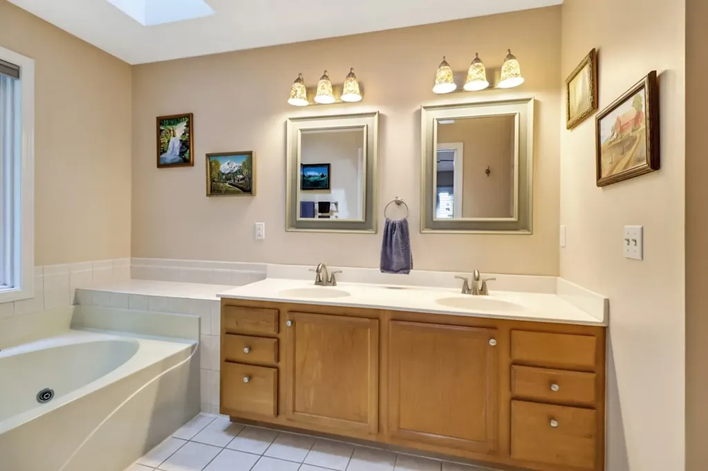 19 Trafalgar Lane Crossville TN 38558