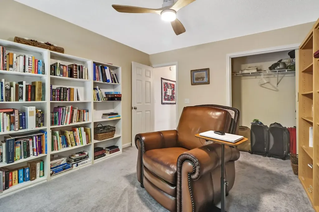 19 Trafalgar Lane Crossville TN 38558