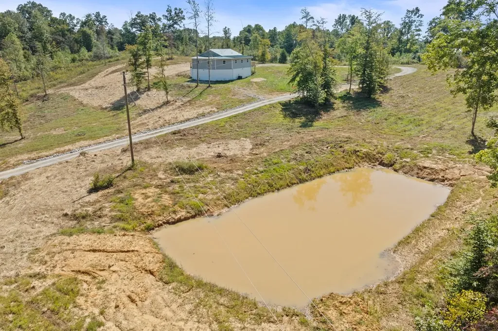 731 New Hope Road Hilham TN 38568