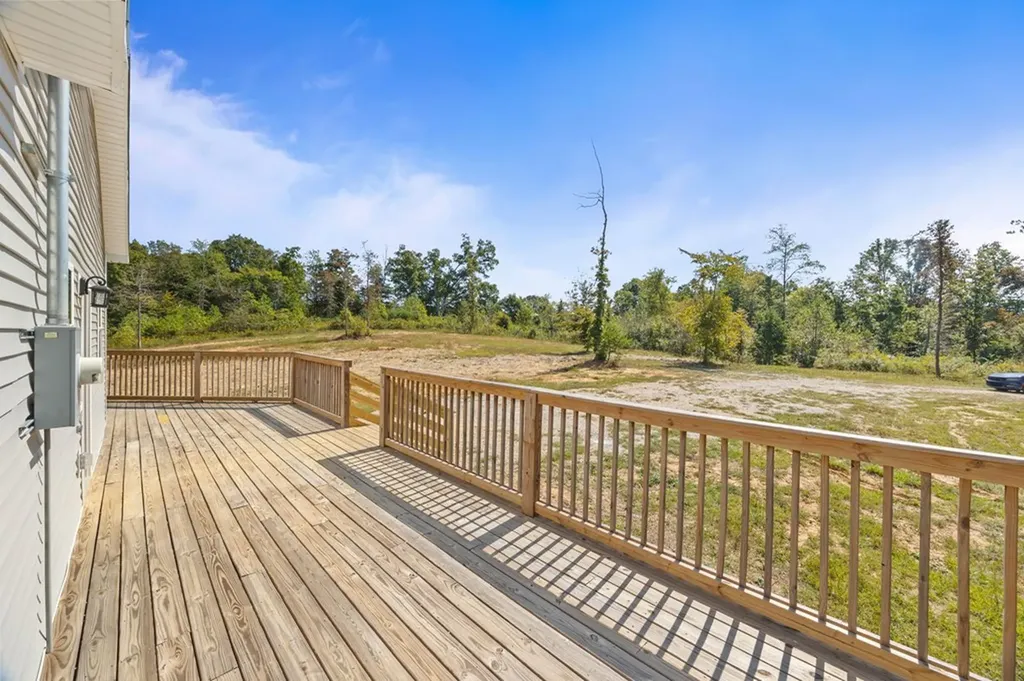 731 New Hope Road Hilham TN 38568