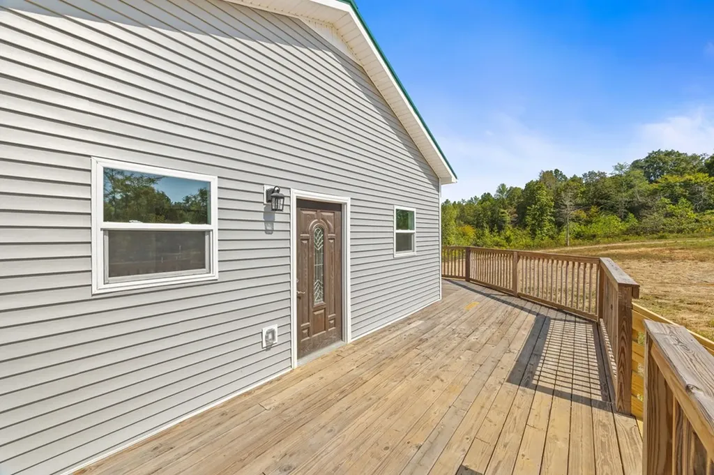 731 New Hope Road Hilham TN 38568