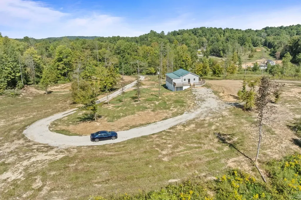 731 New Hope Road Hilham TN 38568