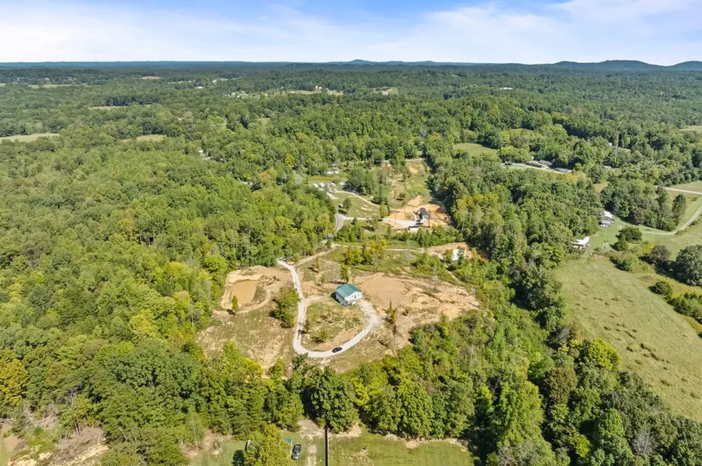 731 New Hope Road Hilham TN 38568