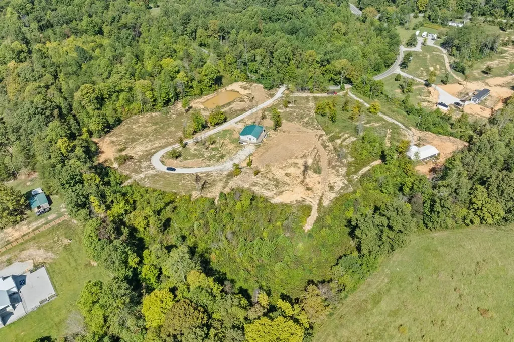 731 New Hope Road Hilham TN 38568