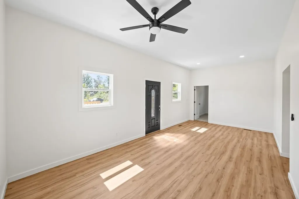 731 New Hope Road Hilham TN 38568