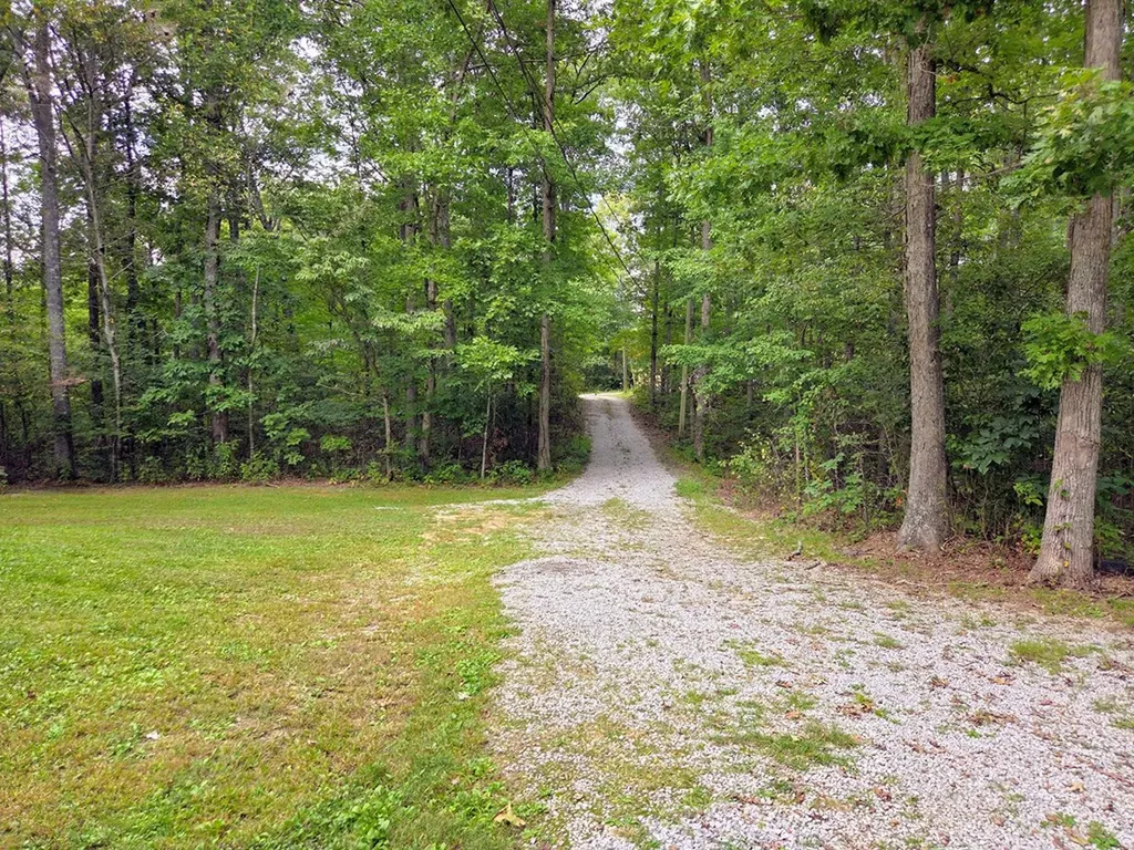 1100 Gray Fox Drive Crossville TN 38571