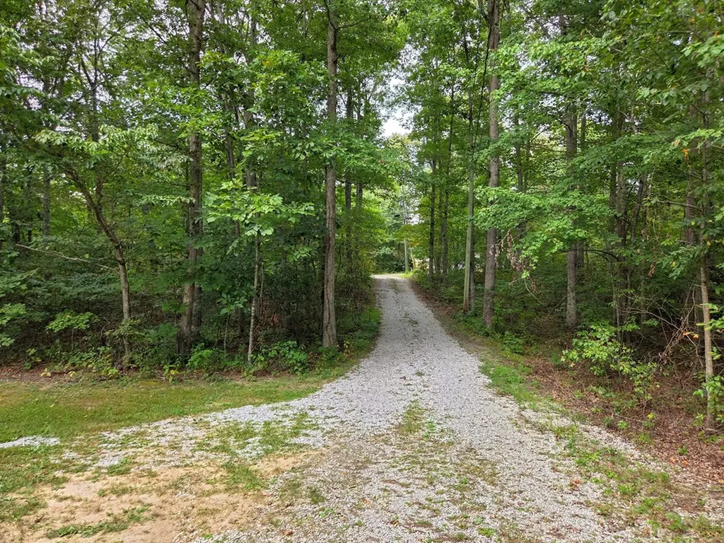 1100 Gray Fox Drive Crossville TN 38571