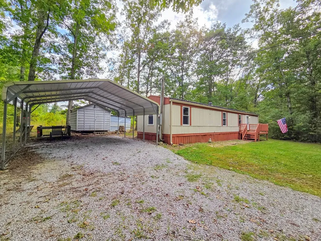 1100 Gray Fox Drive Crossville TN 38571