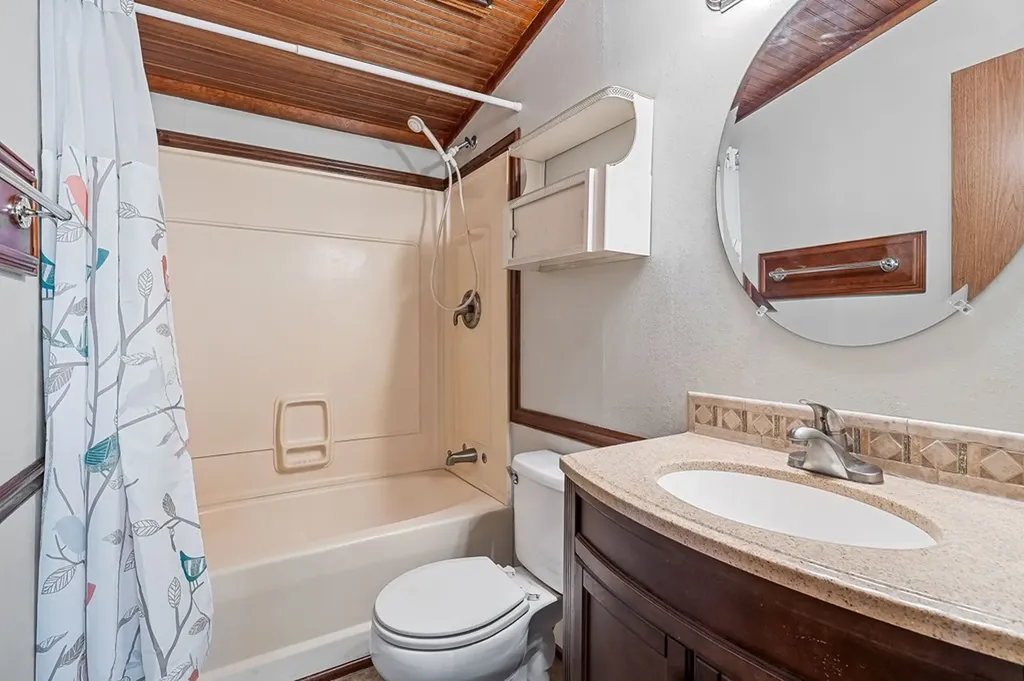 370 Jay Hutchings Road Sparta TN 38583