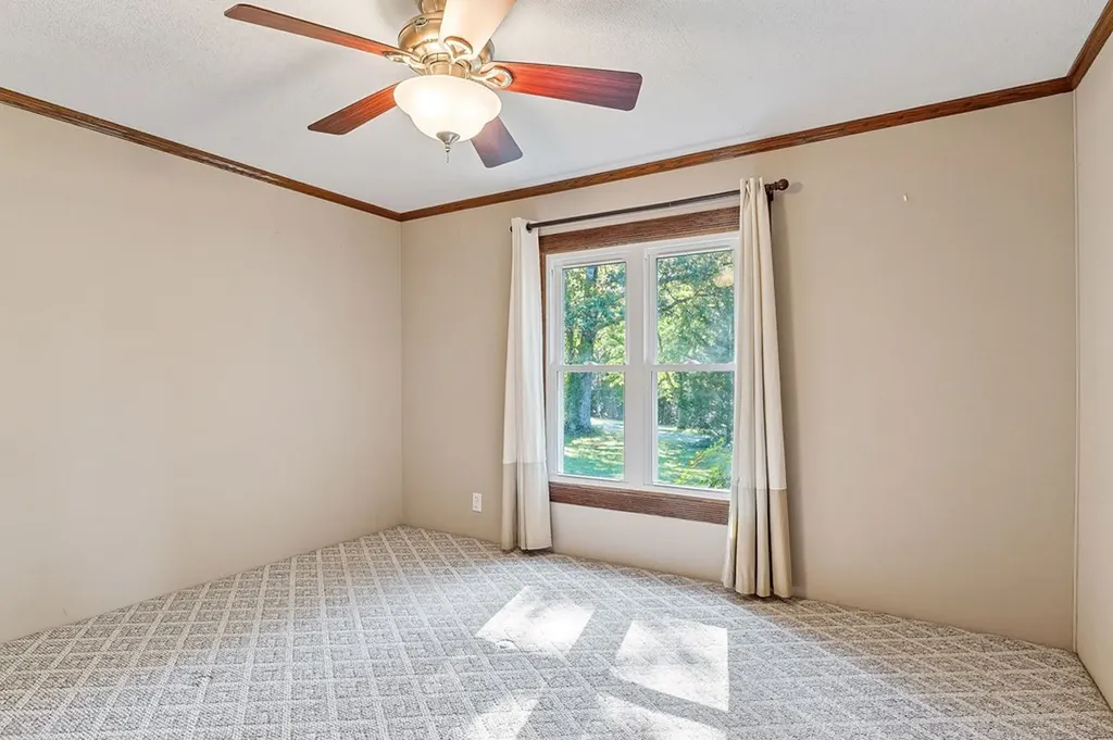 370 Jay Hutchings Road Sparta TN 38583