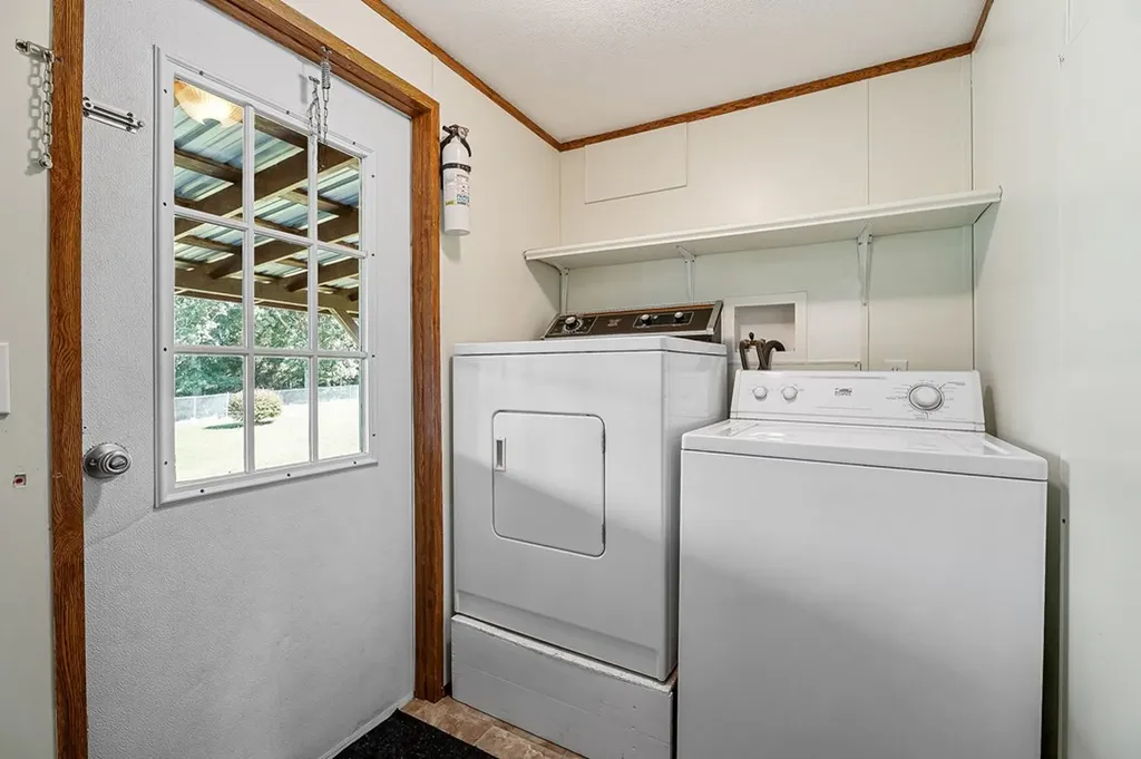 370 Jay Hutchings Road Sparta TN 38583