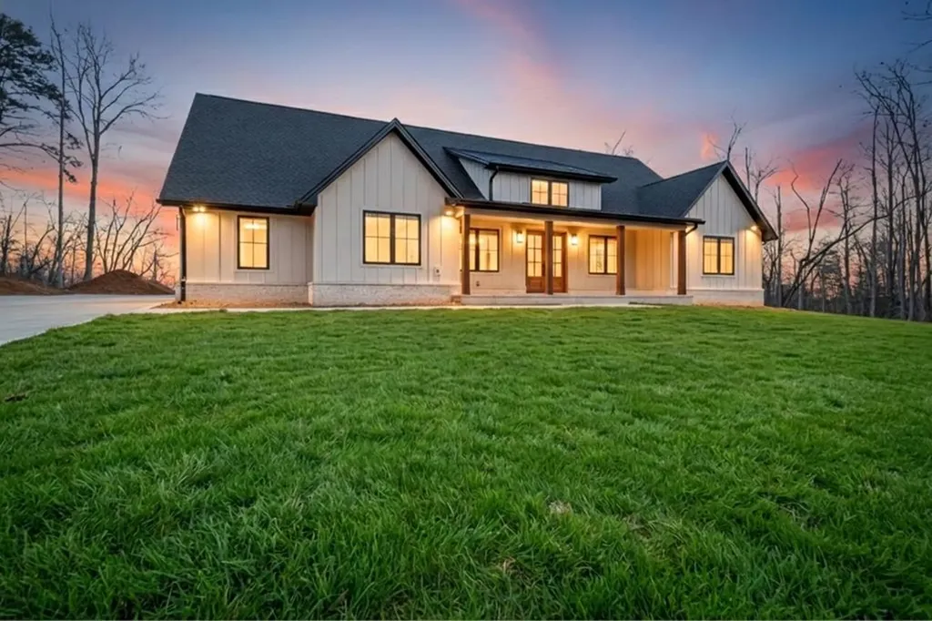 1015 Eastridge Pass Monterey TN 38574