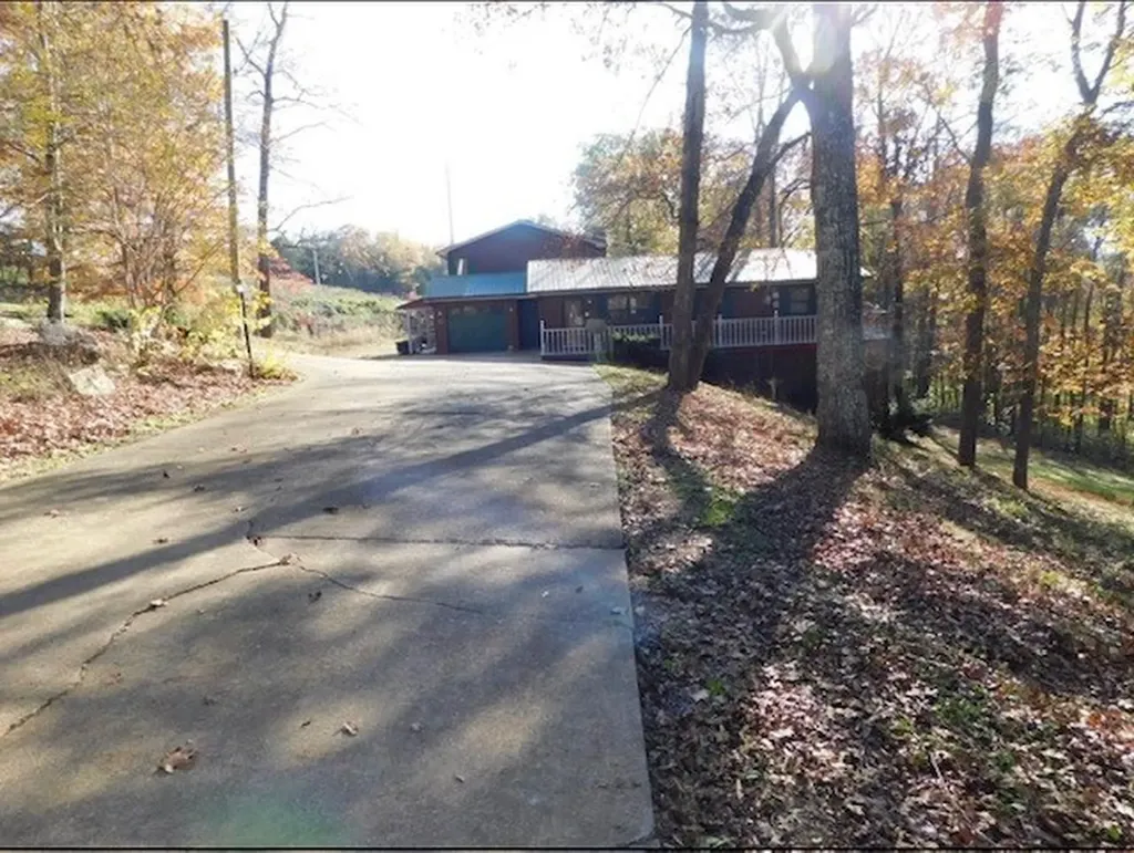 819 Greenfield Drive Livingston TN 38570