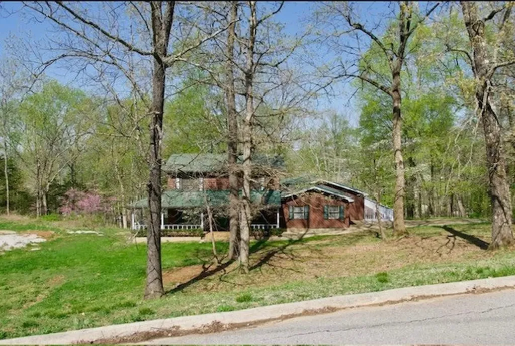 819 Greenfield Drive Livingston TN 38570