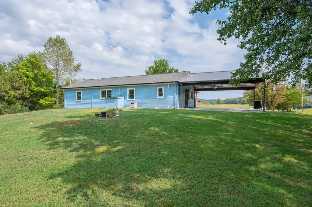 999 Gum Springs Mountain Road Sparta TN 38583