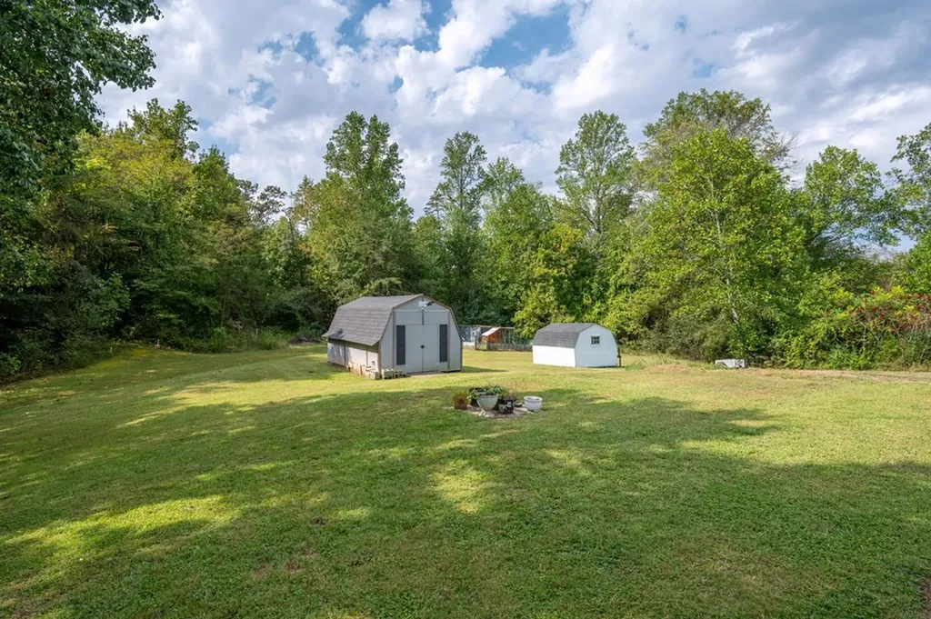 999 Gum Springs Mountain Road Sparta TN 38583