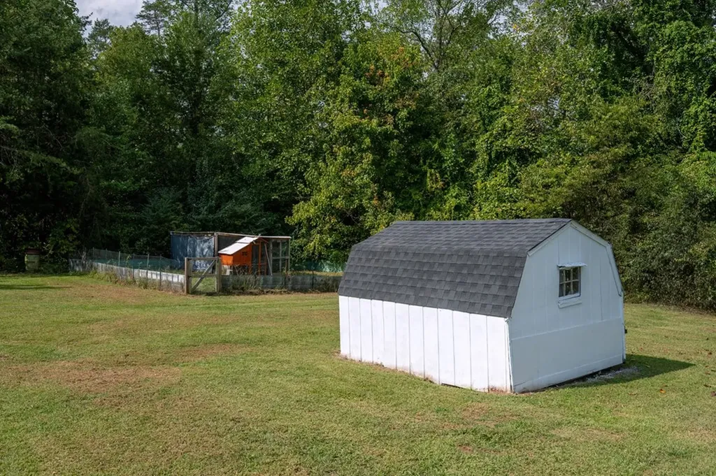 999 Gum Springs Mountain Road Sparta TN 38583