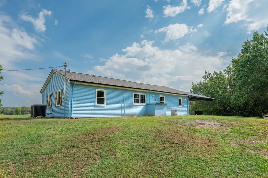 999 Gum Springs Mountain Road Sparta TN 38583