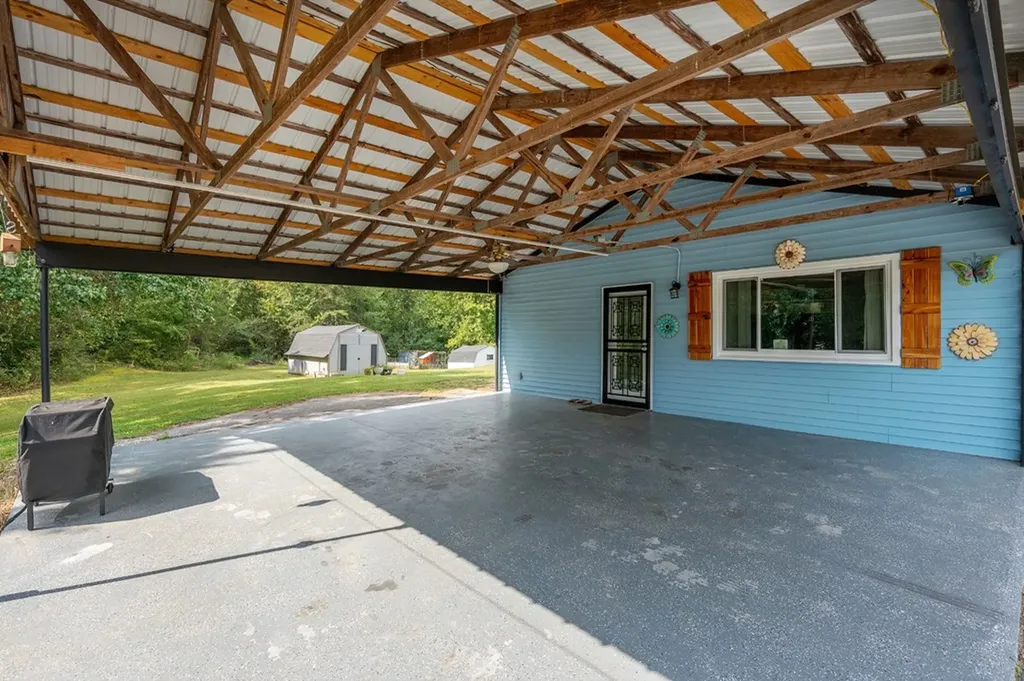 999 Gum Springs Mountain Road Sparta TN 38583