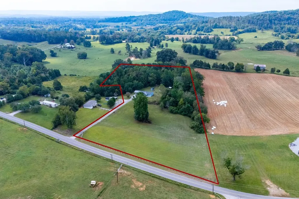 999 Gum Springs Mountain Road Sparta TN 38583