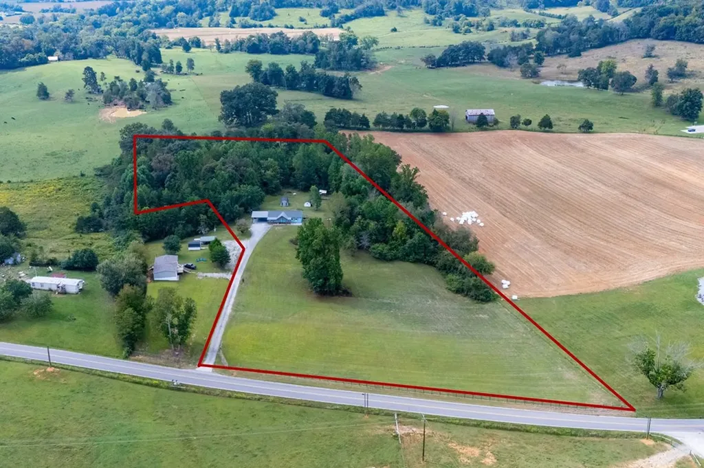 999 Gum Springs Mountain Road Sparta TN 38583