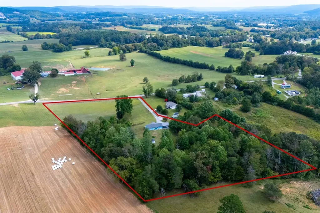 999 Gum Springs Mountain Road Sparta TN 38583