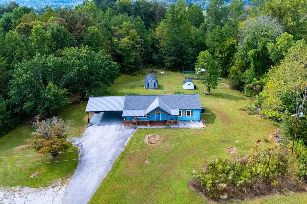 999 Gum Springs Mountain Road Sparta TN 38583