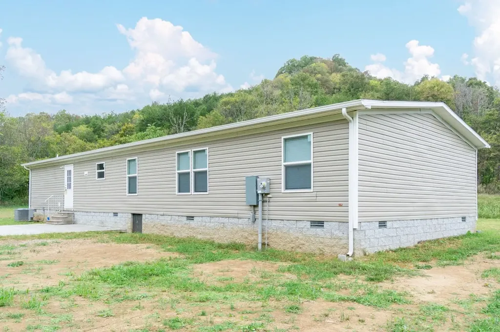 2211 Wartrace Highway Pleasant Shade TN 37145