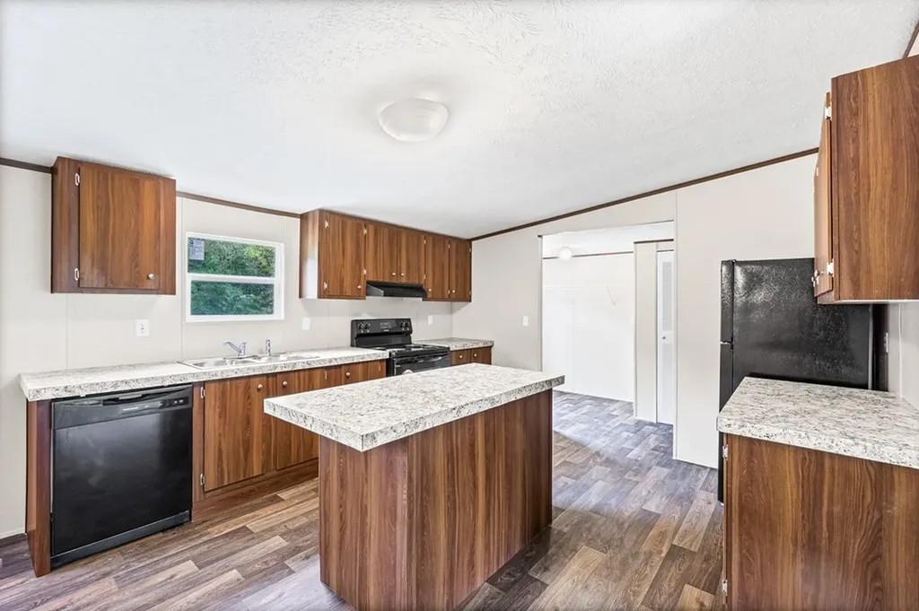 2211 Wartrace Highway Pleasant Shade TN 37145