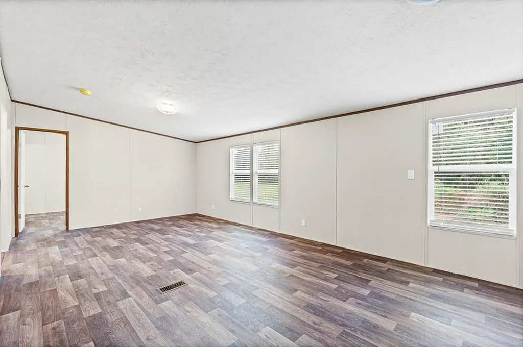 2211 Wartrace Highway Pleasant Shade TN 37145