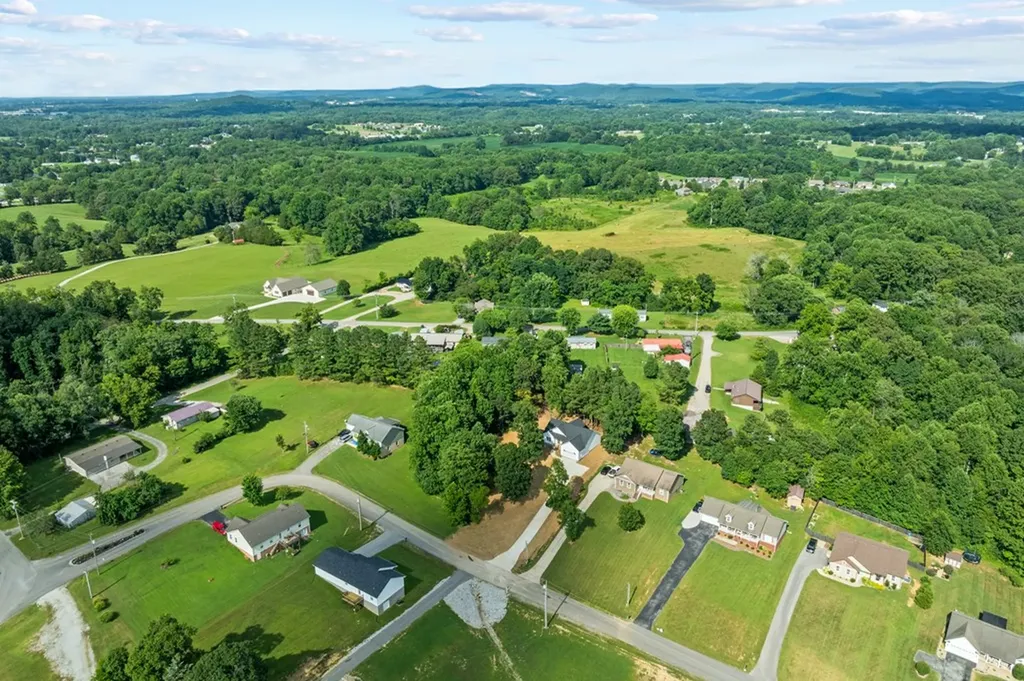 1906 Alex Lane Cookeville TN 38506