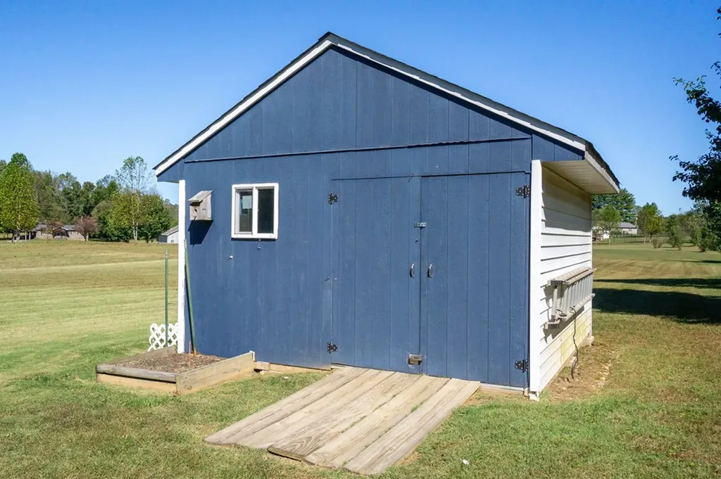 237 Freemont Street Doyle TN 38559